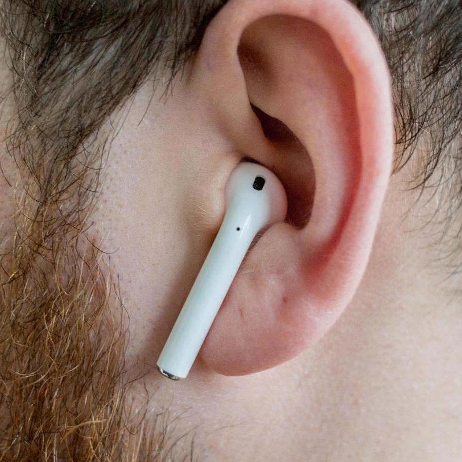 настройка прилегания наушников Apple AirPods c ухом