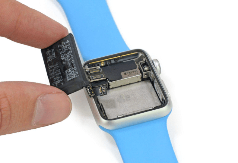 Так выглядит батарея в часах Apple Watch