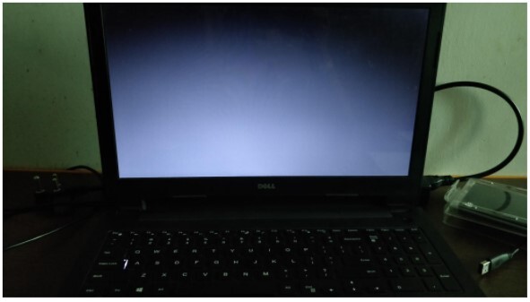 Что делать, если при включении компьютера на экране появляется черный экран?